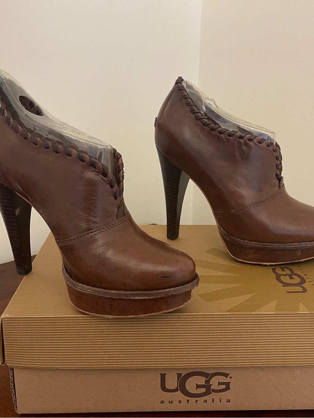 UGG Jamison Brown Leather Shearling-Lined Ankle Booties - Picture 3 of 9